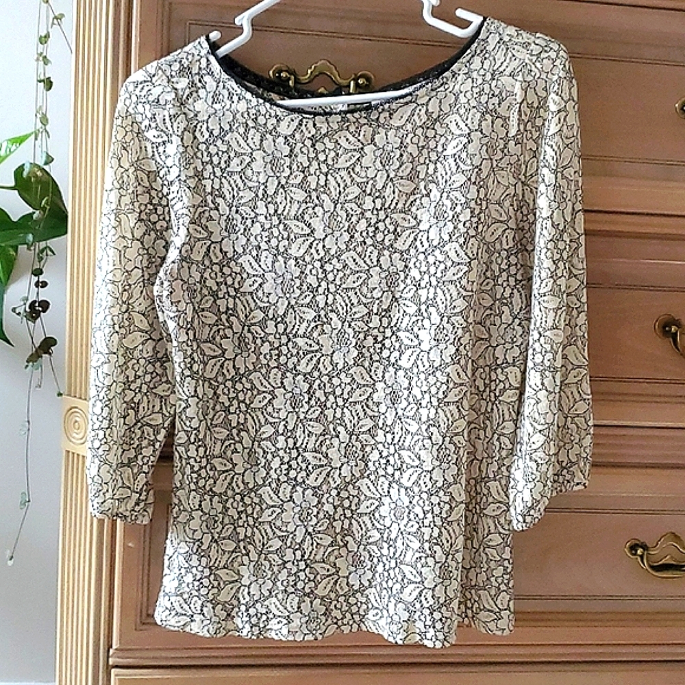 LOFT women's Petite Medium Lace Top. Cream and Black. Three quarter sleeve.